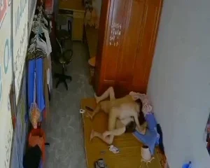 Camera ghi lại cảnh hiếp dâm chi chủ cửa hàng quần áo của tên cướp