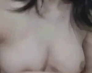 Chat sec cùng cô em gái nuôi nè, em nó khoe toàn thân luôn