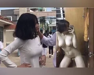 Em nữ sinh chỉ thích chơi trần không muốn chơi bao | VIET69